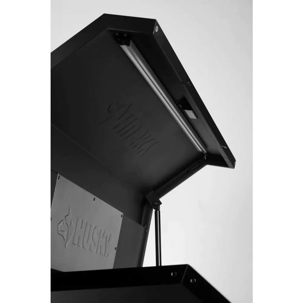 INDUSTRIE 52 IN. W X 21.5 IN. D 6-DRAWER TOOL CHEST MIT PULLOUT WORK SURFACE und LED LIGHT IN MATTE BLACK